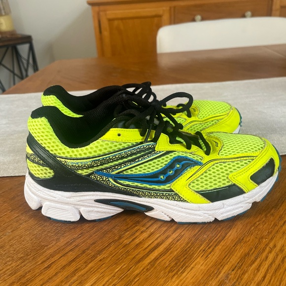 Saucony Cohesion 9 Kids Running Shoes - Neon Yellow and Black Size 7 - Picture 4 of 6